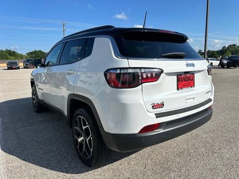 Used 2025 Jeep Compass Limited AWD/4WD image 5