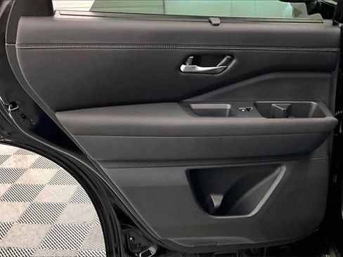 New 2025 Nissan Pathfinder Platinum w/ Lighting Package (N93) image 32