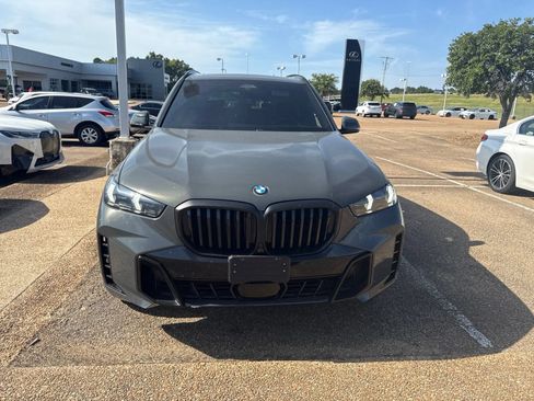 Used 2024 BMW X5 sDrive40i w/ M Sport Package RWD image 2