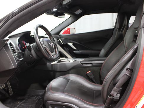 Used 2016 Chevrolet Corvette Z06 w/ 3LZ Preferred Equipment Group RWD image 3