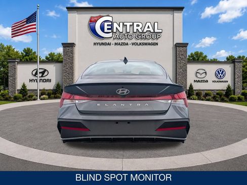 Certified 2025 Hyundai Elantra Sport FWD image 6