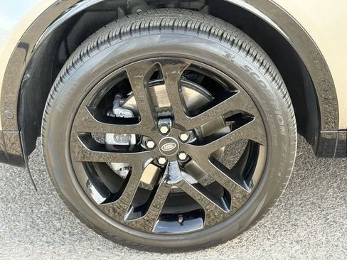 Used 2025 Land Rover Discovery Sport Dynamic SE AWD/4WD image 32