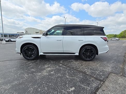 New 2026 INFINITI QX80 4WD image 10