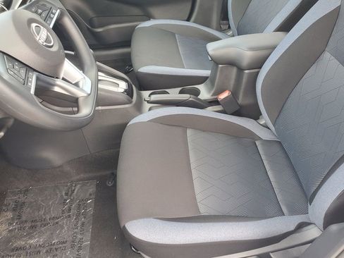 New 2025 Nissan Versa SV w/ Trunk Package FWD image 12