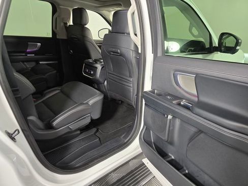 Certified 2025 Ford Expedition Max Platinum AWD/4WD image 13