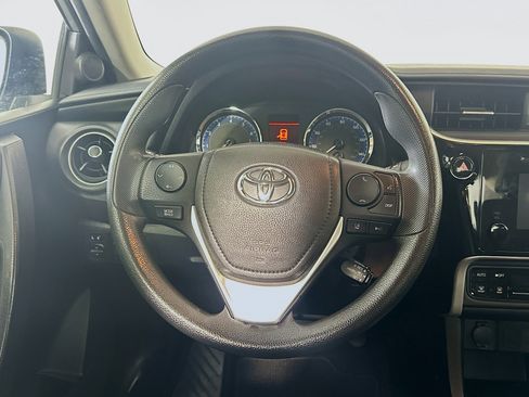 Used 2017 Toyota Corolla LE w/ Carpet Mat Package (TMS) FWD image 17