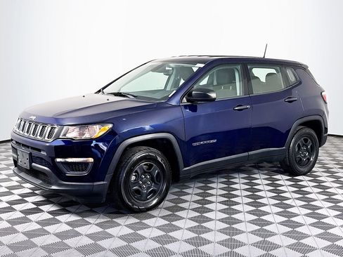 Used 2020 Jeep Compass Sport image 4