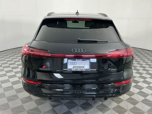 Used 2024 Audi Q8 e-tron Prestige w/ Prestige Package image 8