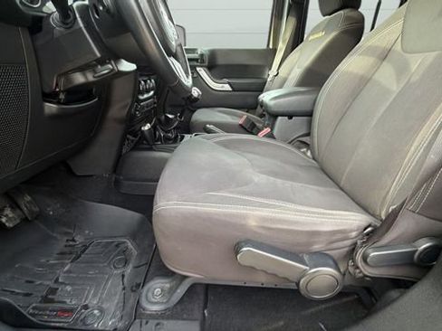 Used 2016 Jeep Wrangler Unlimited Sahara w/ Connectivity Group image 16