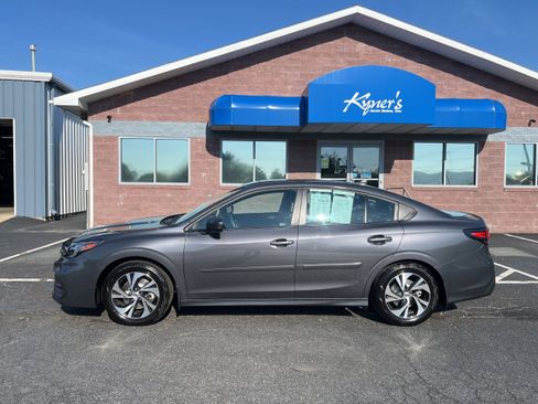 Used 2025 Subaru Legacy AWD/4WD image 3