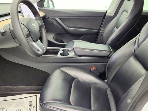 Used 2021 Tesla Model Y Long Range image 25