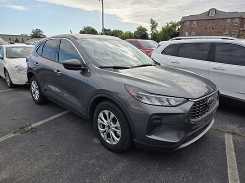 Used 2023 Ford Escape Active FWD image 2