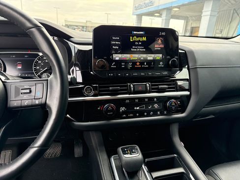 Used 2023 Nissan Pathfinder SL image 21