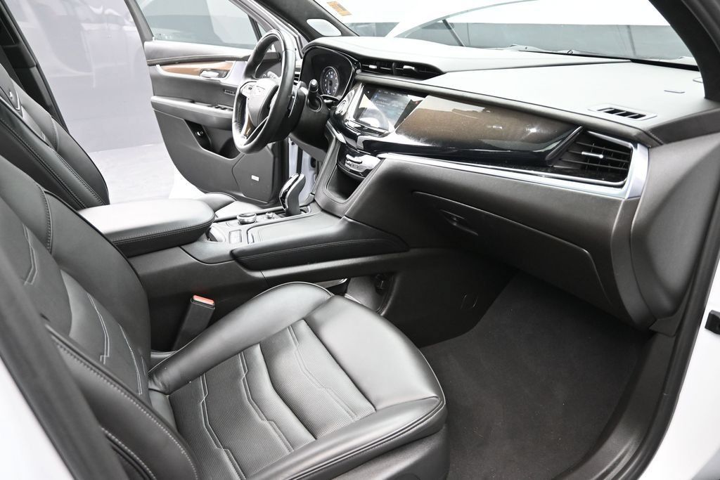 Used 2025 Cadillac XT6 Sport w/ Platinum Package AWD/4WD image 22
