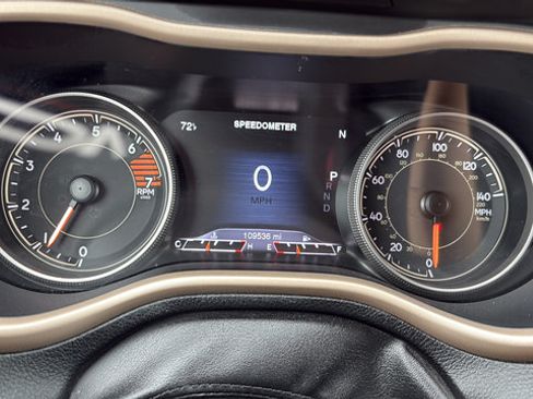 Used 2018 Jeep Cherokee Limited AWD/4WD image 11