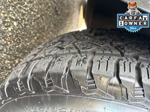 Used 2018 Jeep Cherokee Latitude Plus w/ Comfort/Convenience Group image 31