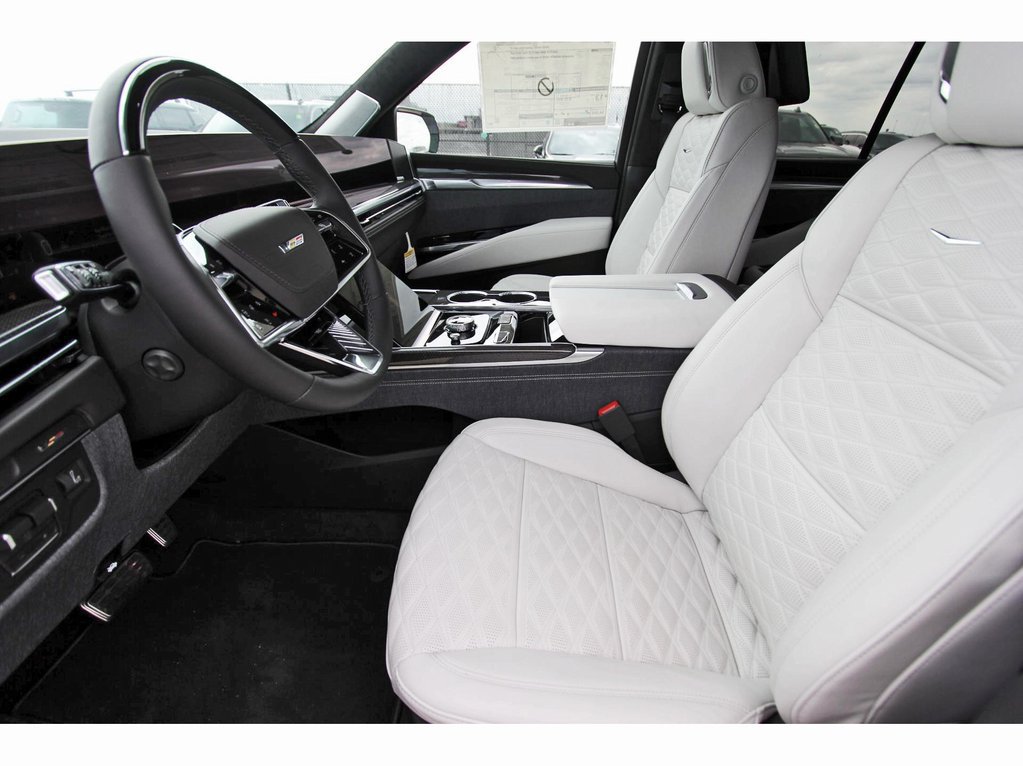 New 2026 Cadillac Escalade V w/ LPO, ONYX Package AWD/4WD image 6
