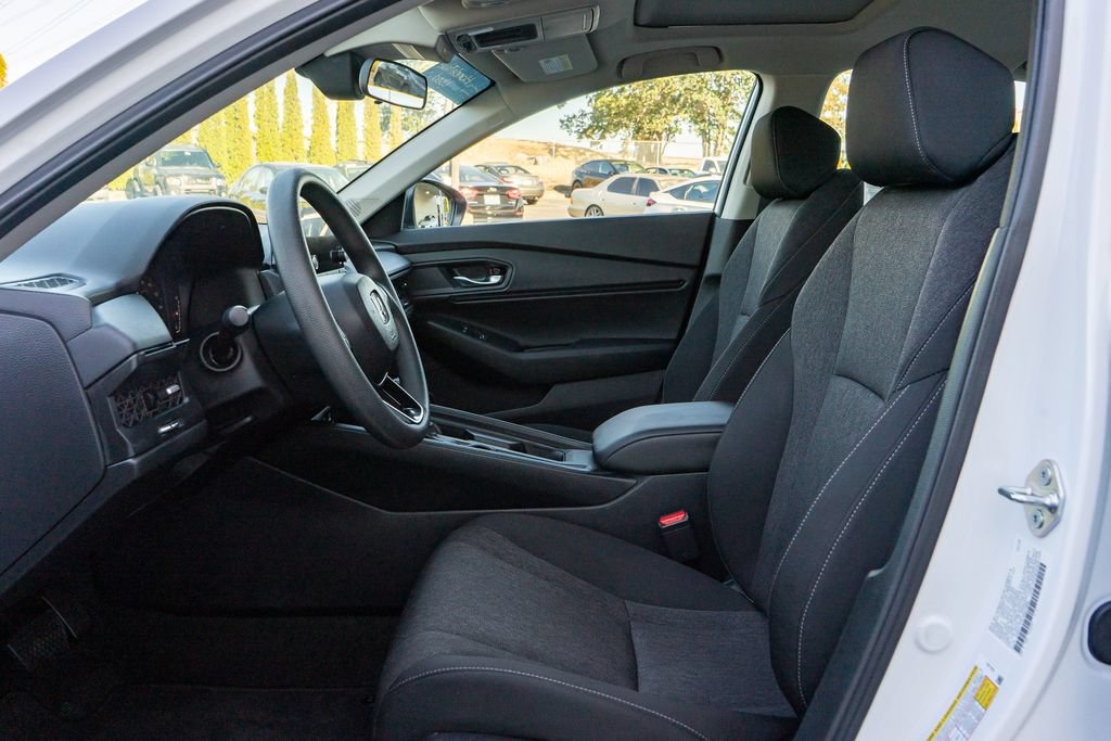 Certified 2025 Honda Accord SE image 25