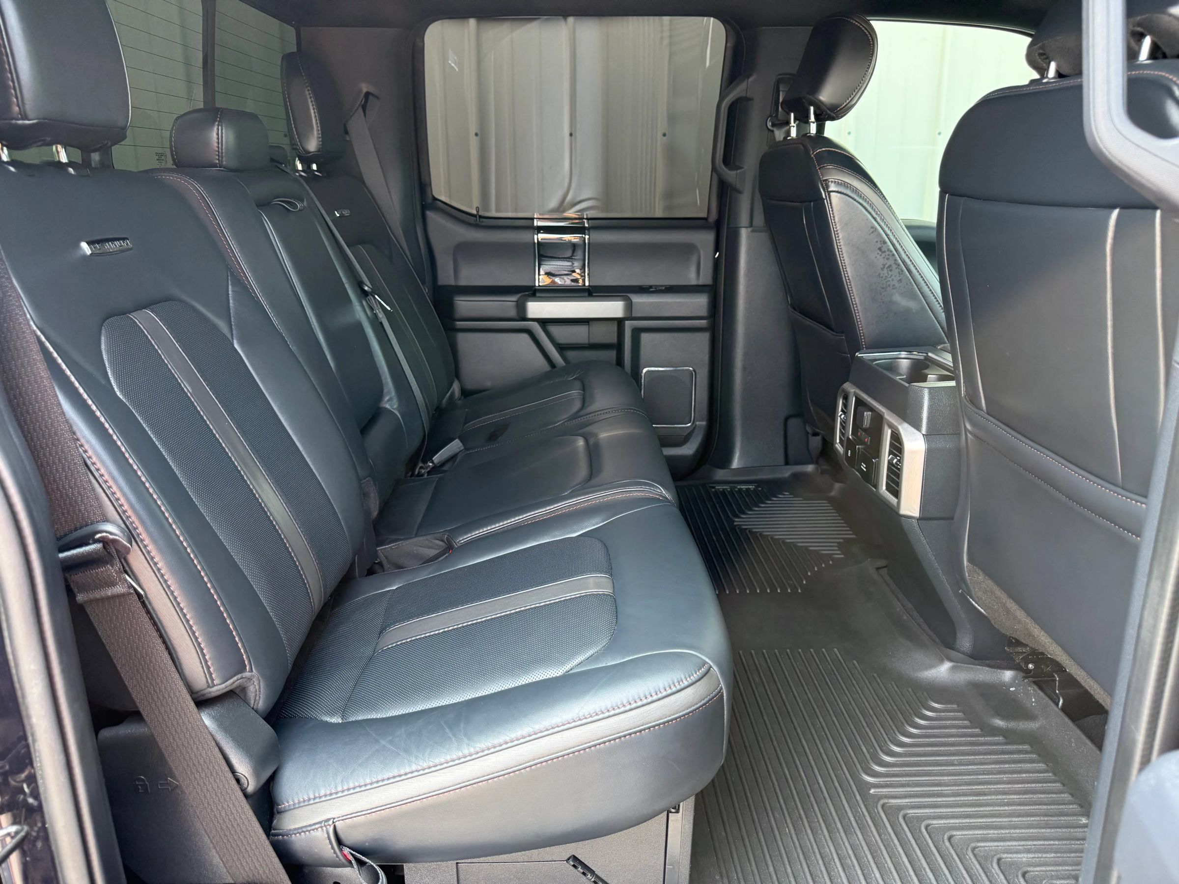 Used 2022 Ford F250 Platinum w/ FX4 Off-Road Package AWD/4WD image 35