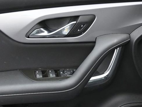 Used 2025 Chevrolet Blazer LT FWD image 14