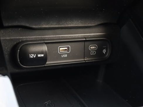 Used 2025 Kia Telluride S FWD image 19