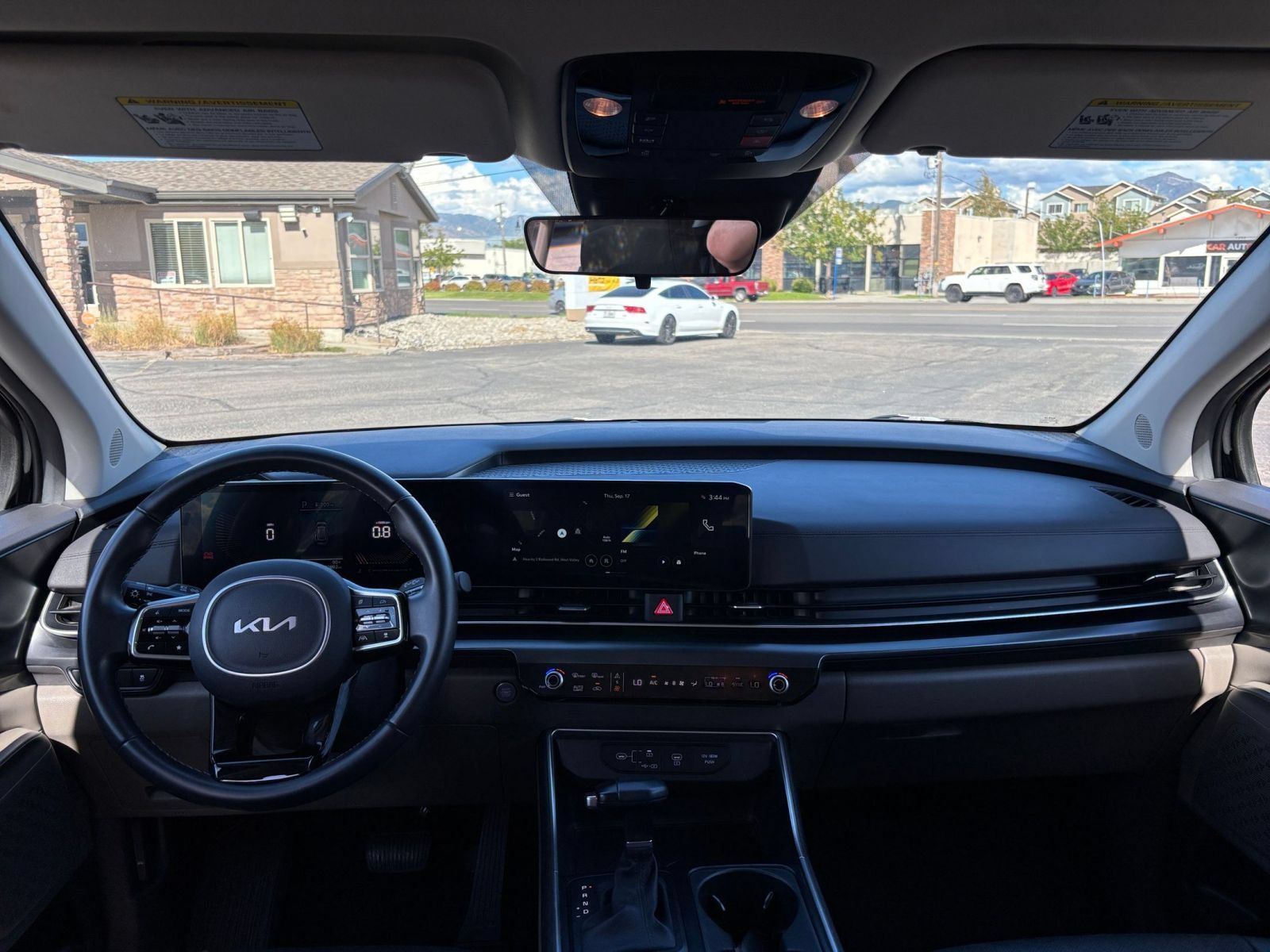 Used 2026 Kia Carnival FWD image 35