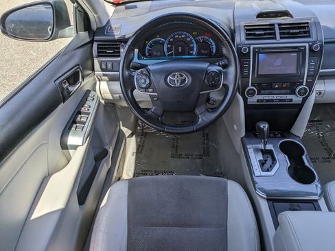 Used 2013 Toyota Camry XLE w/ Leather Pkg image 15