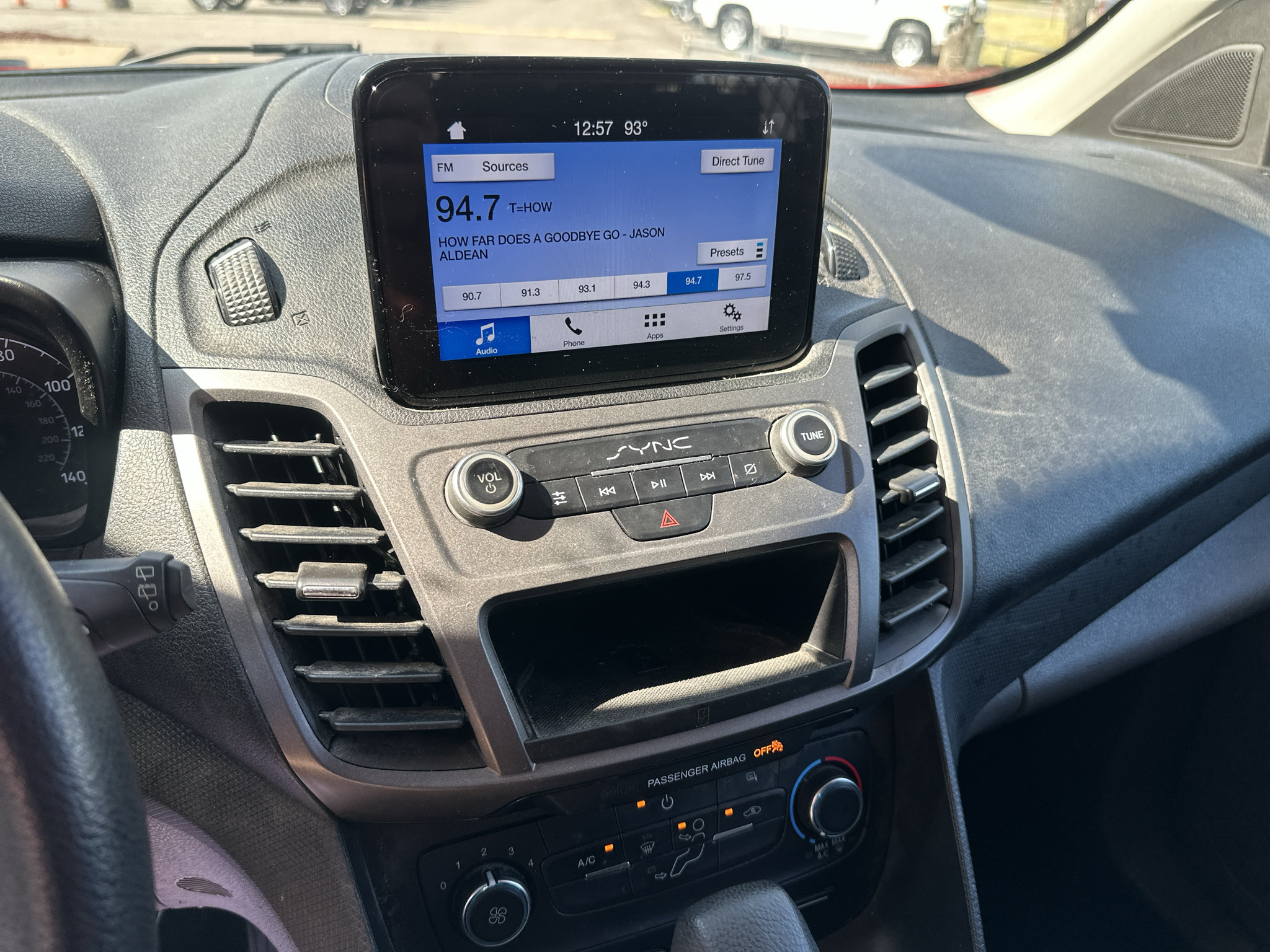 Used 2019 Ford Transit Connect XLT FWD image 25
