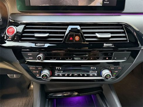 Certified 2022 BMW M5 w/ Executive Package image 22