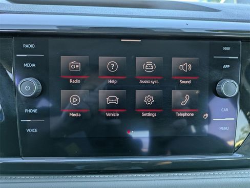 Used 2022 Volkswagen Taos SEL w/ Panoramic Sunroof Package image 19