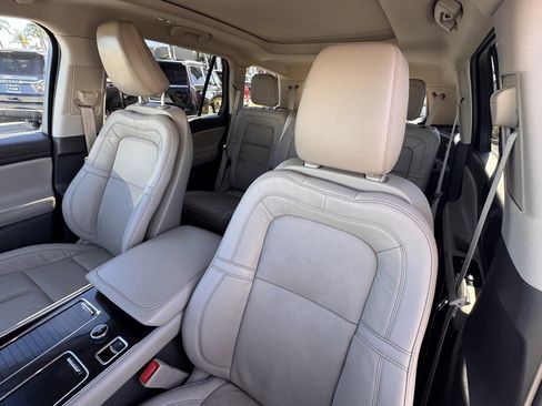 Used 2023 Lincoln Aviator Reserve w/ Equipment Group 201A image 19