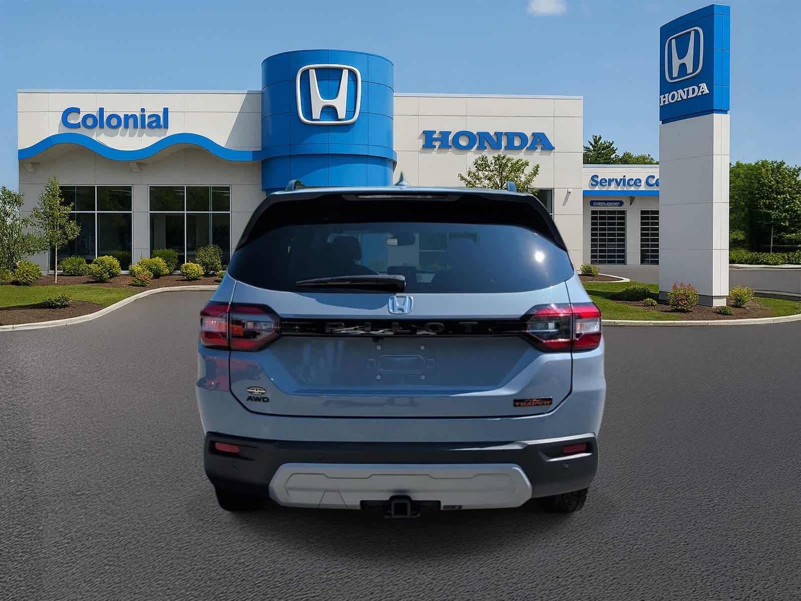 Used 2025 Honda Pilot TrailSport image 5