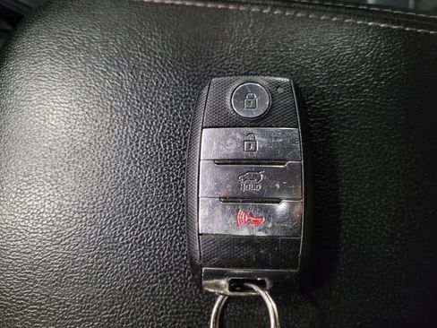 Used 2016 Kia Sorento EX w/ EX Premium Package image 32