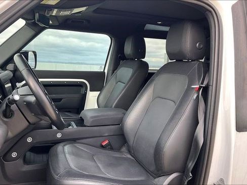 Used 2023 Land Rover Defender 90 X-Dynamic SE image 9