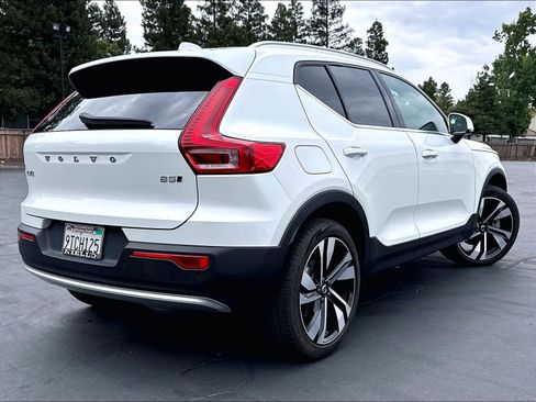 Used 2025 Volvo XC40 B5 Ultra w/ Climate Package AWD/4WD image 2