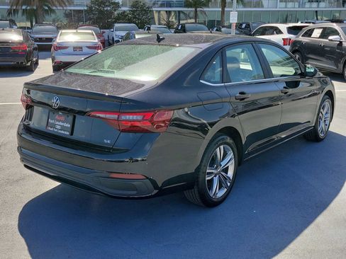 Used 2023 Volkswagen Jetta SE w/ Panoramic Sunroof Package FWD image 6