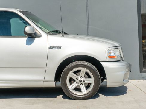 Used 2004 Ford F150 Lightning RWD image 37