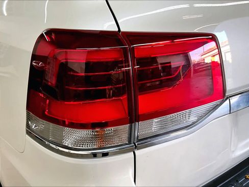 Used 2019 Toyota Land Cruiser AWD/4WD image 33