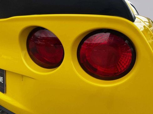 Used 2008 Chevrolet Corvette Coupe w/ Preferred Equipment Group image 16