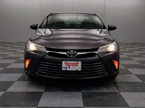 Used 2016 Toyota Camry LE image 4