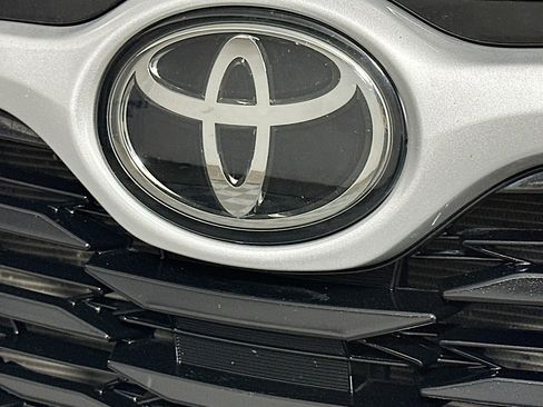 Used 2024 Toyota Highlander XLE image 16