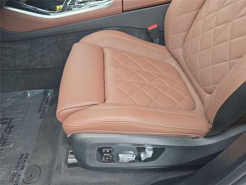 Used 2024 BMW X5 xDrive50e w/ Executive Package AWD/4WD image 21