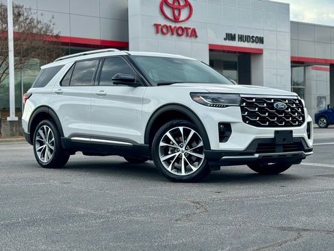 Used 2025 Ford Explorer Platinum w/ Ultimate Package image 2