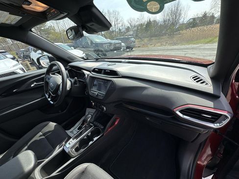 Used 2022 Chevrolet TrailBlazer RS image 28