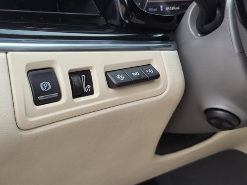 Used 2020 Cadillac XT6 Premium Luxury FWD image 23