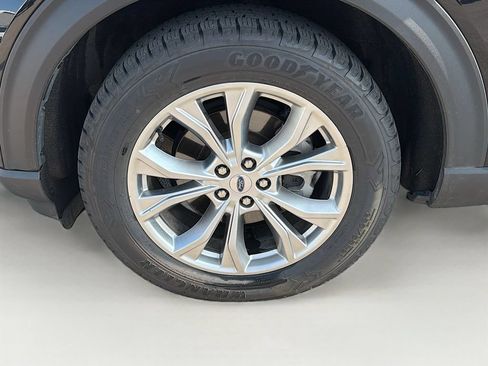 Used 2021 Ford Explorer XLT w/ Equipment Group 202A AWD/4WD image 35