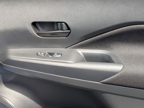 New 2025 Nissan Kicks Play S image 31