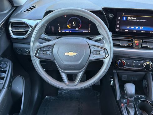 Used 2025 Chevrolet TrailBlazer LT AWD/4WD image 11