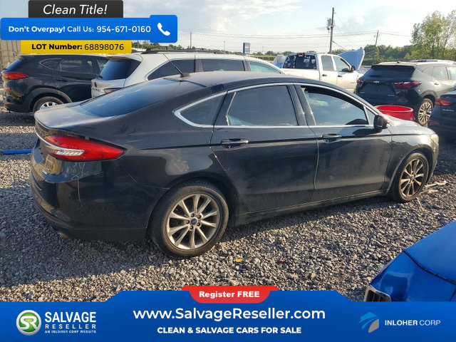 Used 2017 Ford Fusion SE w/ Fusion SE Technology Package FWD image 4