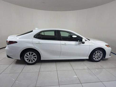 Used 2024 Toyota Camry LE FWD image 4